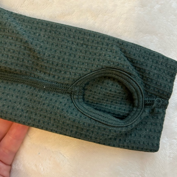 Gymshark Vital Seamless 2.0 Green Cropped Long-sleeve in Size Small. - Picture 4 of 5